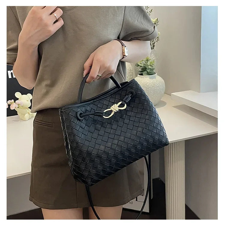 High end, large capacity handbag, women's simple woven bag, practical and versatile single shoulder crossbody bag