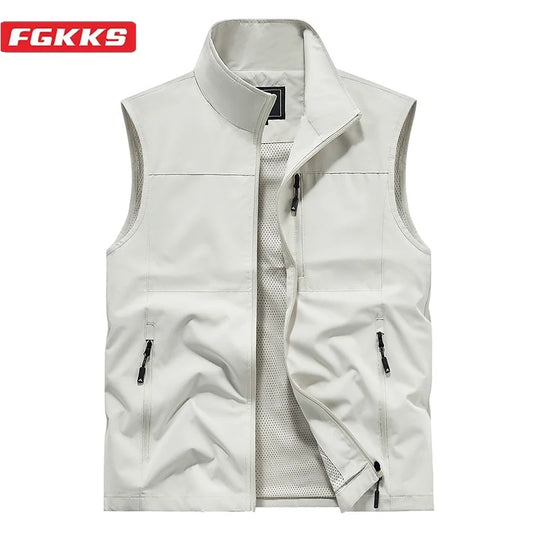 FGKKS 2024 Outdoor Casual Vest For Men Large Pocket Fashion Coat High Quality Design Hot Street Wear Vest For Men