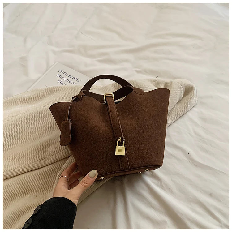 Basket Bag for Women 2024 Autumn and Winter New Frosted Bucket Bag Handbag Casual Red Wedding Bag