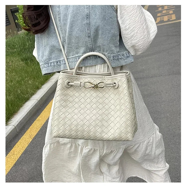 High end, large capacity handbag, women's simple woven bag, practical and versatile single shoulder crossbody bag