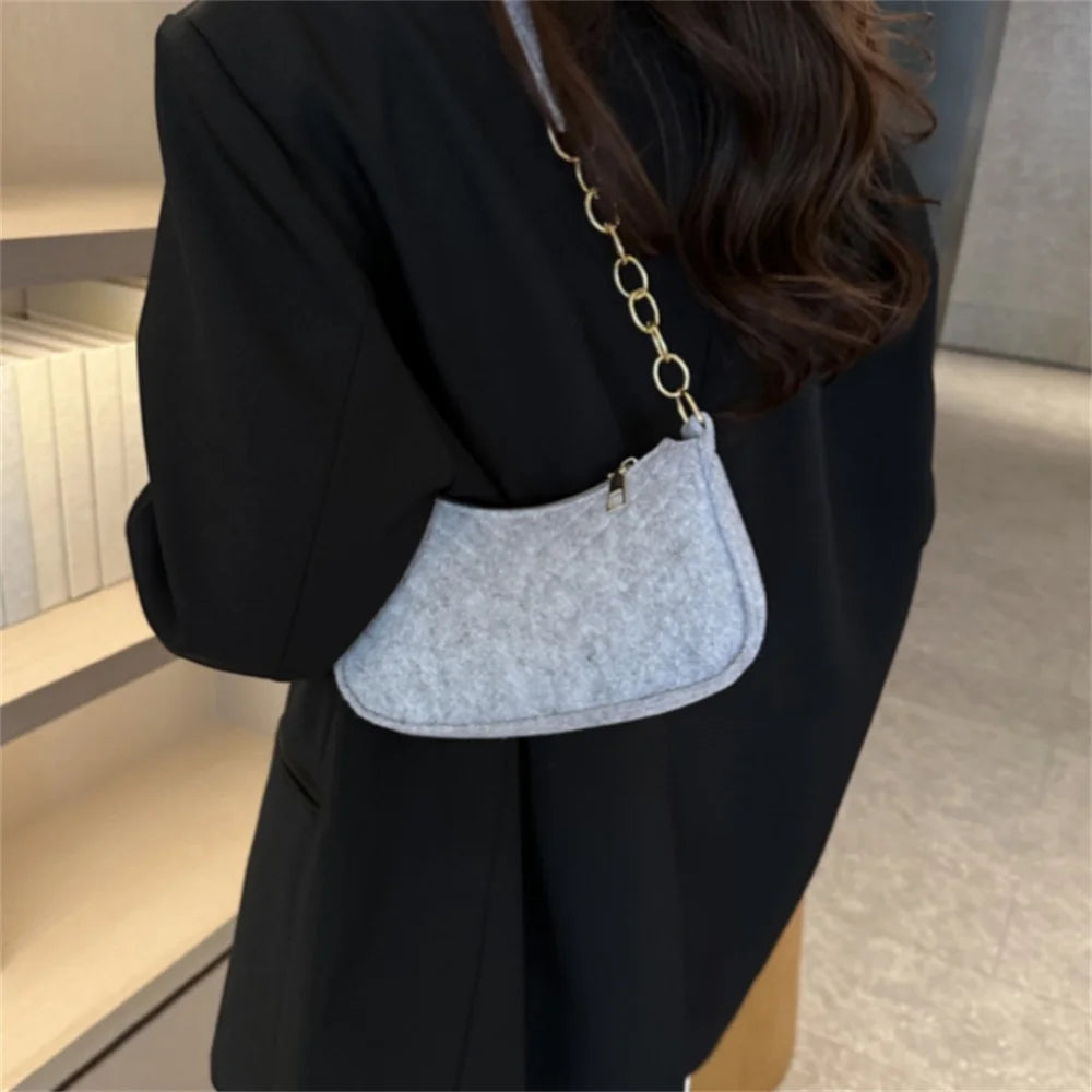 Mini sacs à bandoulière en feutre pour femmes 2023 Sacs sous les bras pour femmes Texture Couleur unie Sacs à main décontractés Sac léger pour femme Pochette