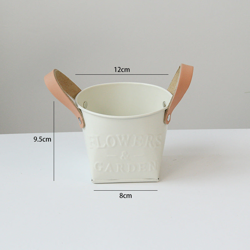 Pots en métal pour lettres de jardin