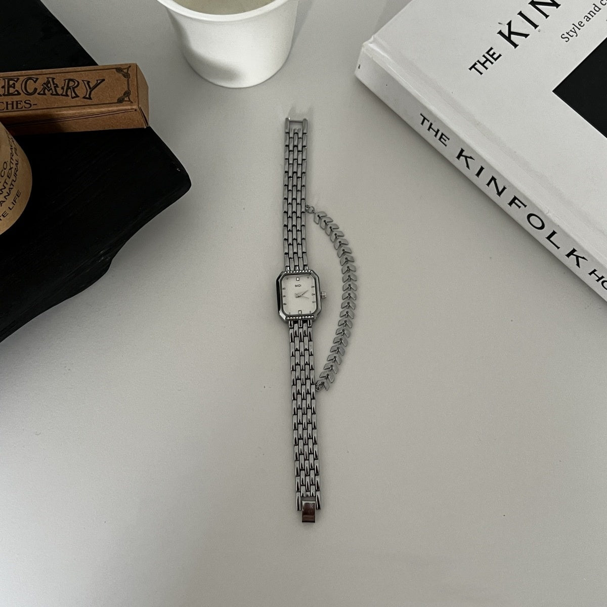 Montre à quartz simple pour femme avec bracelet tendance